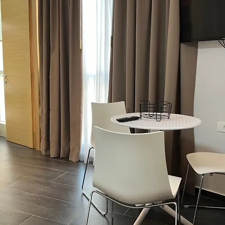 Magnet Comfort Homes 53 * 티라나